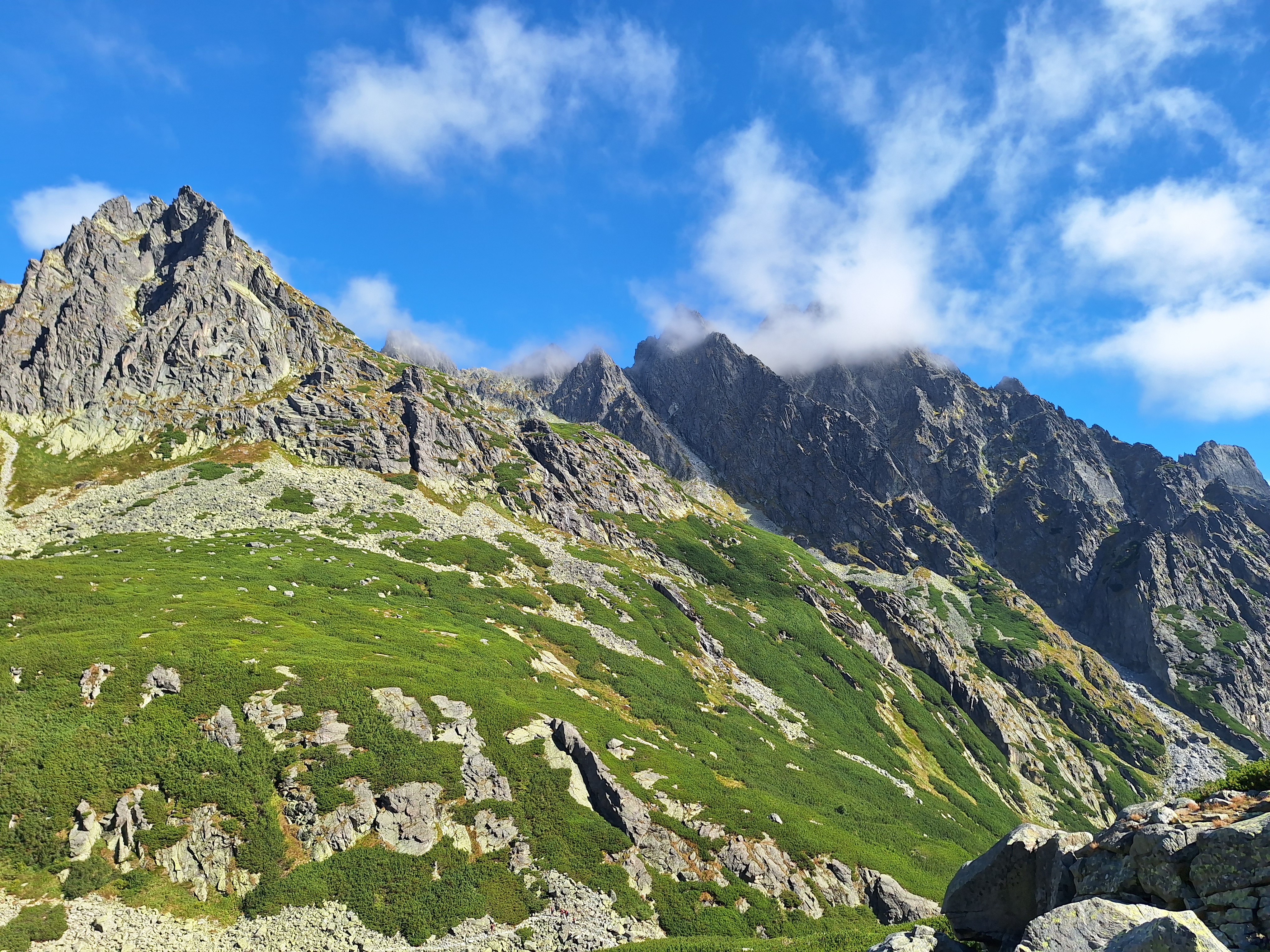 Utforsk Tatrafjellene til fots