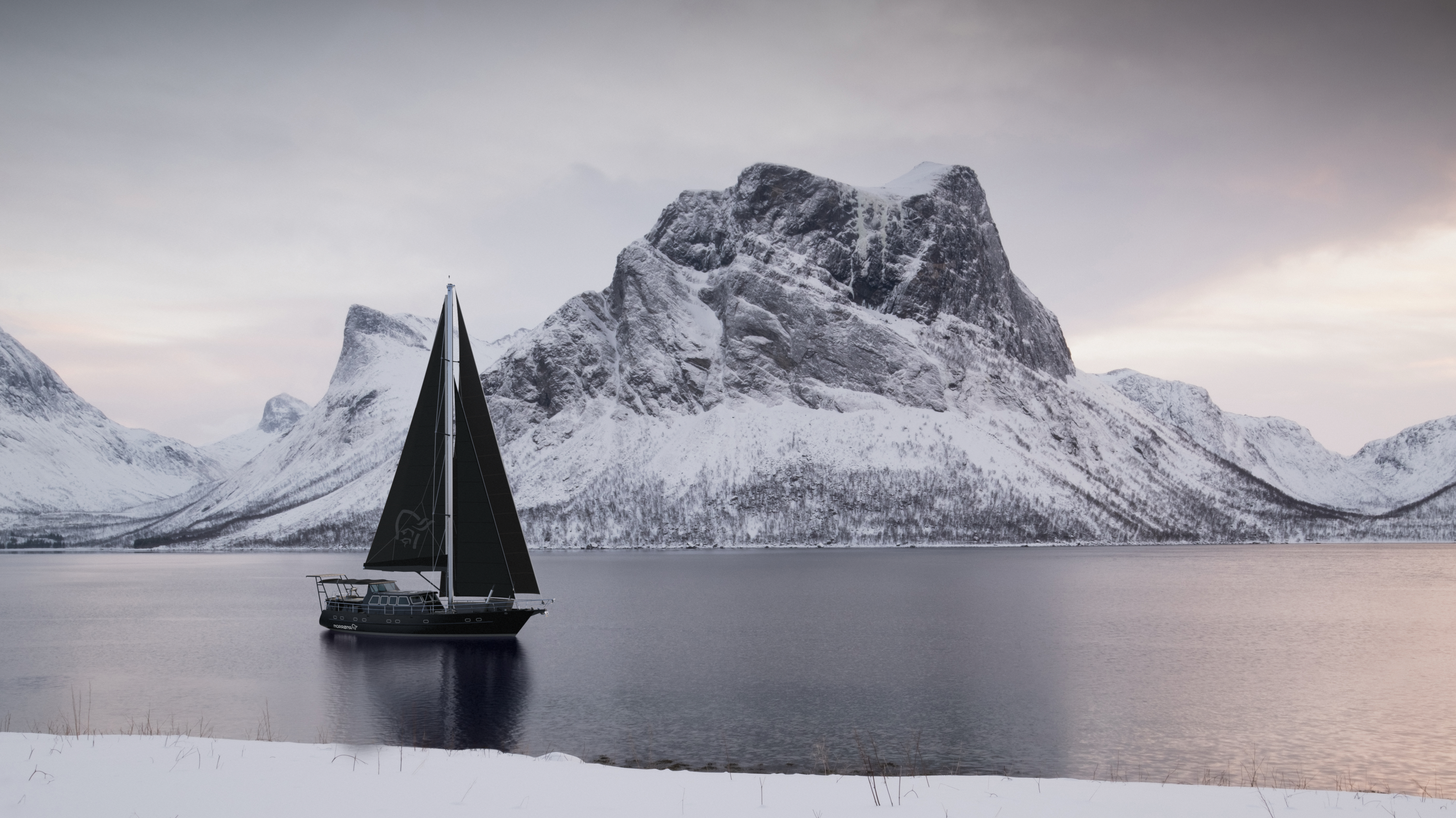 Norrøna Varg S/Y - Ski og seil i Lyngen