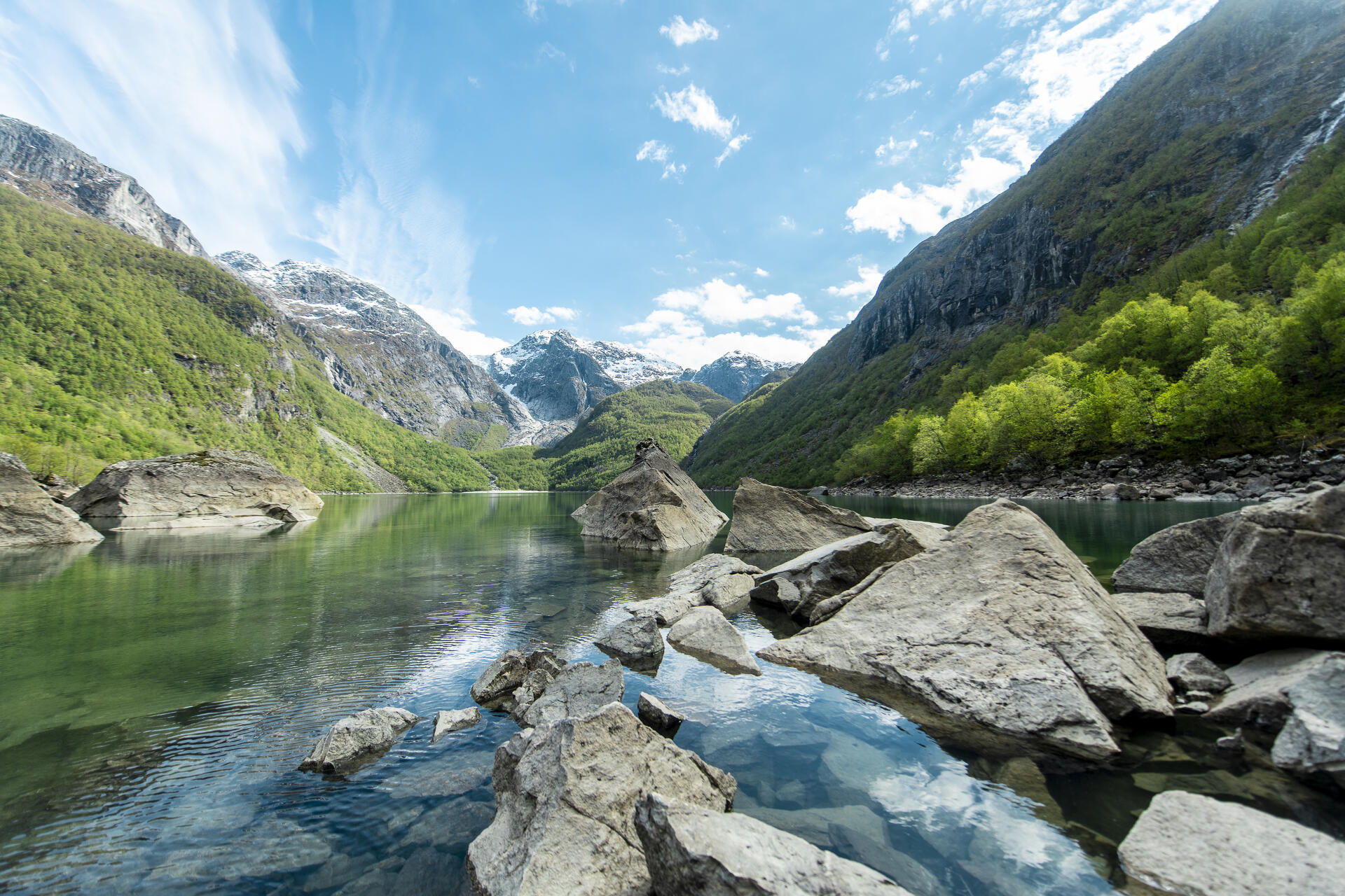 LakeBondhusvatnet@Vegard Breie - Visit Hardangerfjord (2)