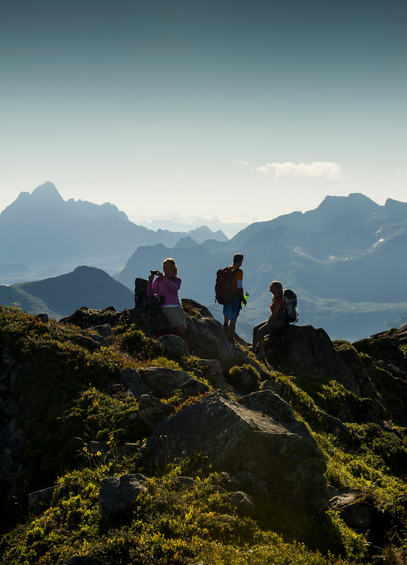 Hiking at Fløya in the Lofoten islands_CH  - VisitNorway.com (1)