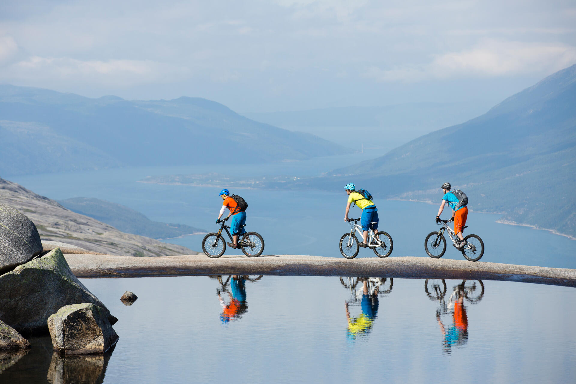 Reinnesfjellet, Skjomen, Nord-Norge, sommer, terrengsykling, fjell og fjord