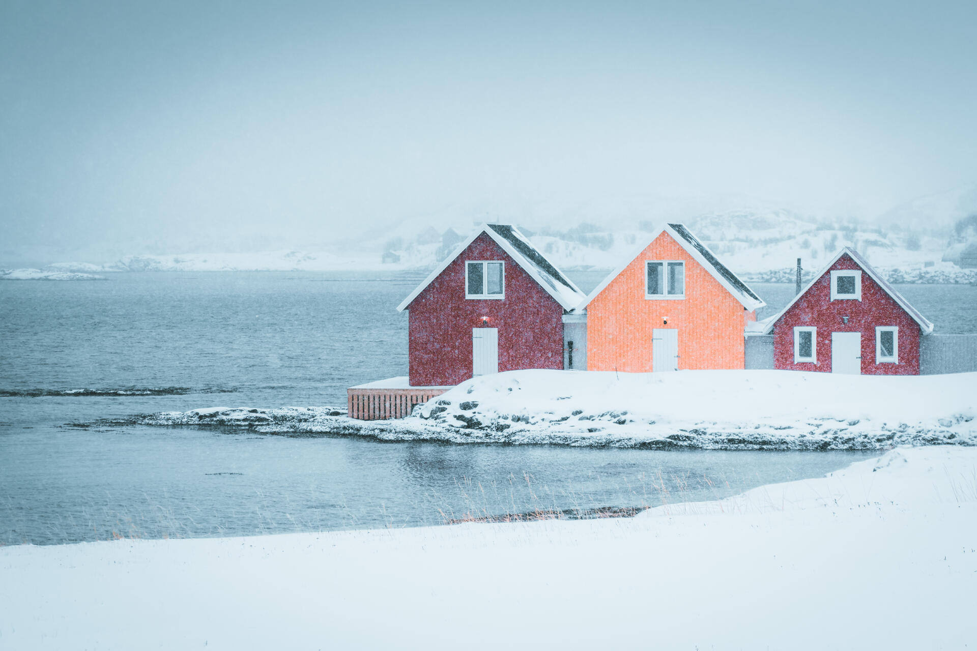 Fishermans cabin winter - Sommarøy_Sommarøy Arctic Hotel Tromsø Gøran Mikkelsen