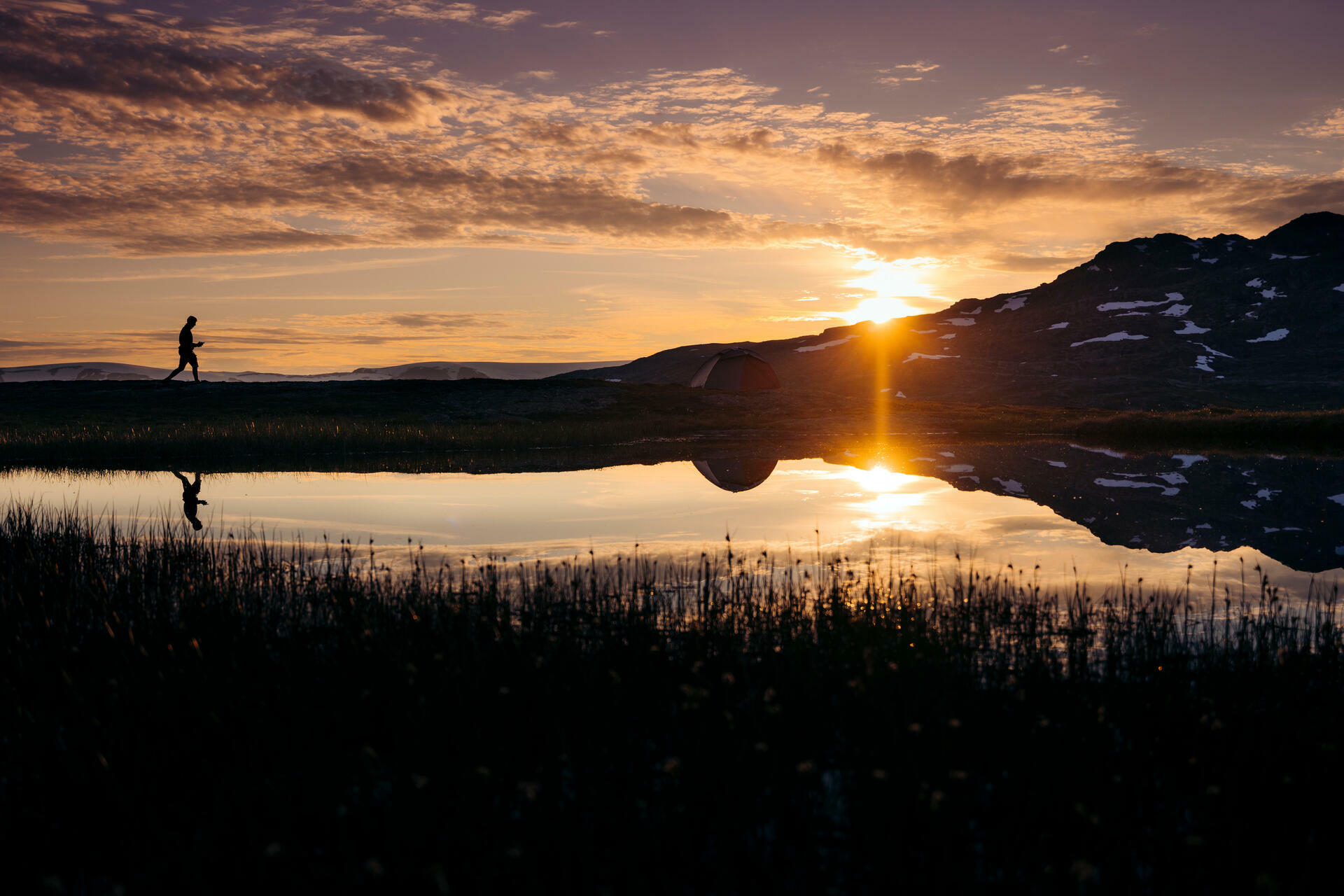 Evening Hike Hardanger@KaptenHall - Trolltunga Adventures