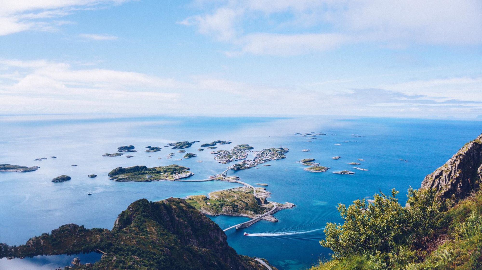 View of Henningsvær in Lofoten_Martine Jacobsen _ Unsplash