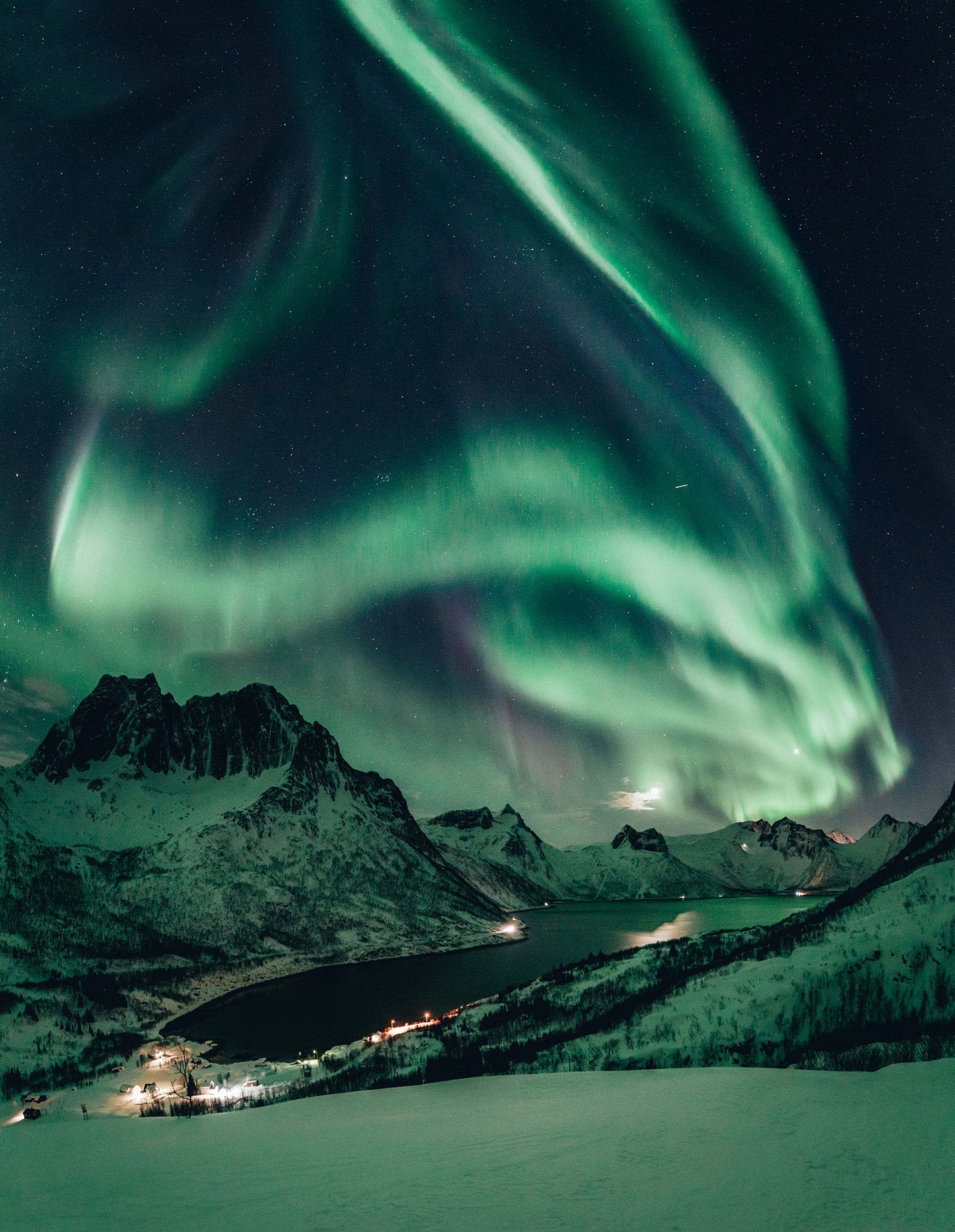 Breitind and Mefjorden - Senja_Steffen Fossbakk - Visit Norway