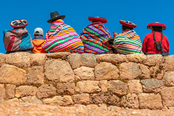 Fargerik lokal bekledning i Peru
