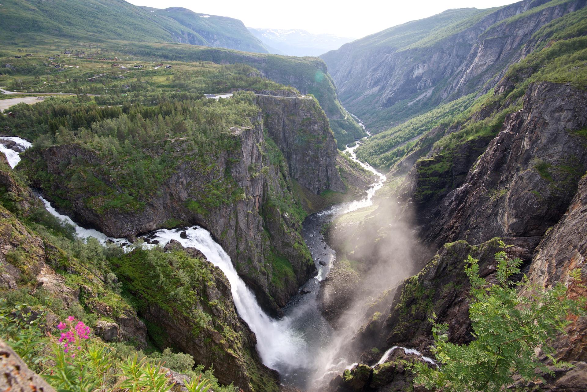 Vøringsfossen waterfall in Hardangerfjord -Øyvind Heen – fjords.com