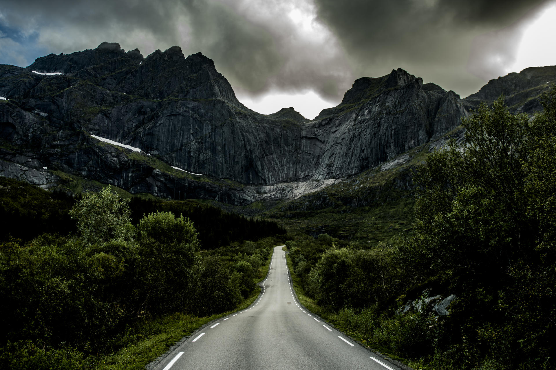 The road to Nusfjord-Thomas Rasmus Skaug - VisitNorway.com